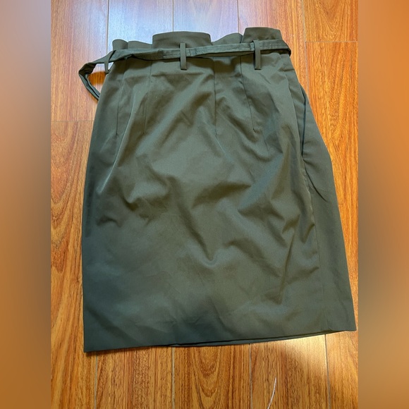 Skirt with belt - Picture 4 of 6